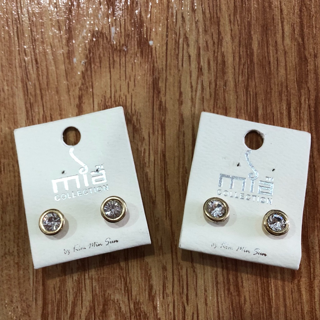Mia Collection By Kim Min Sun 2 Pair Of Earrings 15$